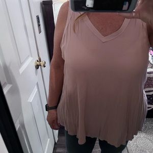Torrid NWT Dusty Pink V-neck Tank